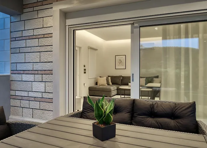 Anesis Deluxe Apartment 1